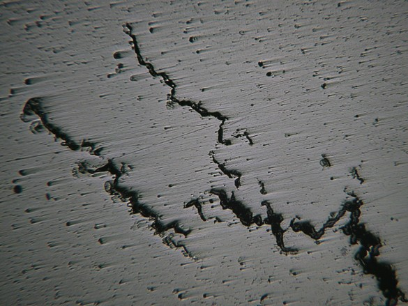 汽车阀体类铸件出现裂纹缺陷该怎么解决？